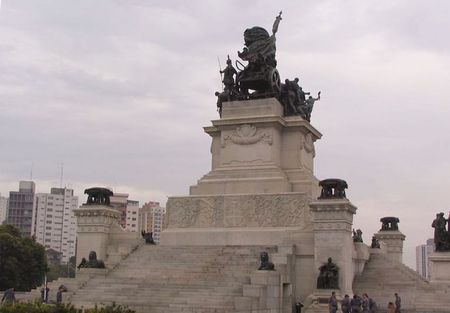 Largada da prova será próximo do Monumento da Independência (foto: Alexandre Koda/ www.webrun.com.br)