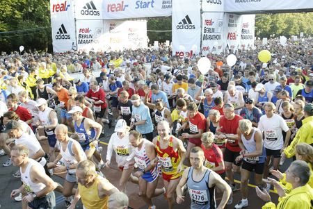 Maratona do ano passado reuniu mais de 35 mil pessoas (foto: Divulgação SCC-running)