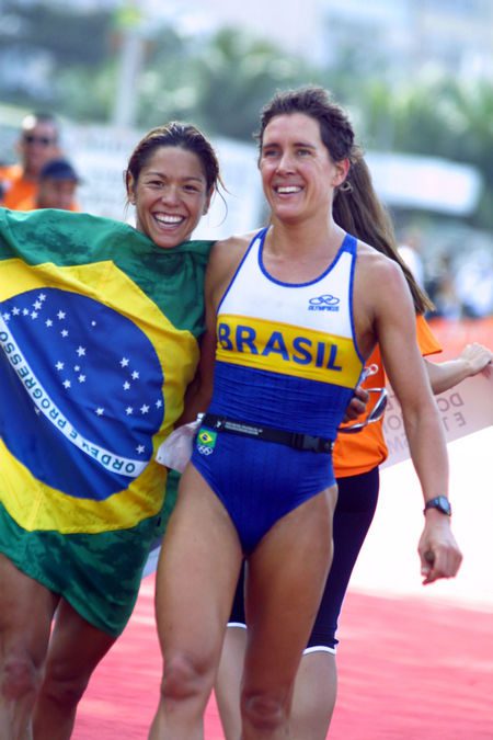 Ohata e Soldan após a chegada na prova que a brasiliense perdeu a medalha por doping (foto: Fernanda Paradizo)
