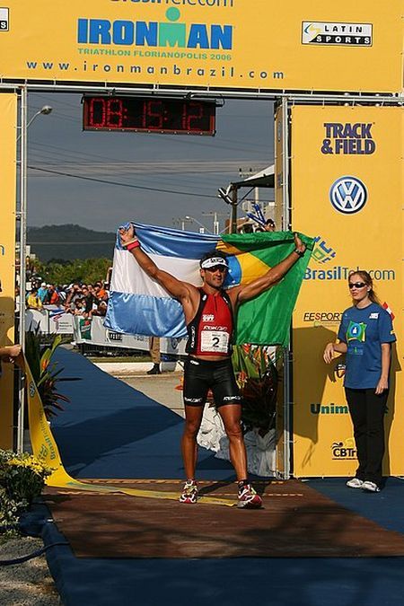 Galindez foi o campeão do Ironman Brasil desse ano (foto: André Chaco/ www.webrun.com.br)