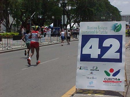Faltam somente 195 metros... (foto: Harry Thomas Jr  Arquivo WebRun)