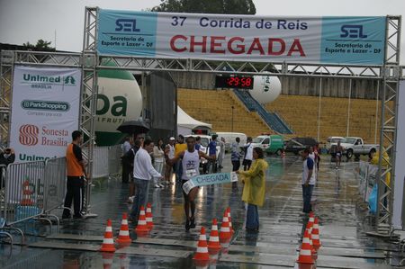 Chegada de Giomar (foto: Gera Lobo/ www.webrun.com.br)