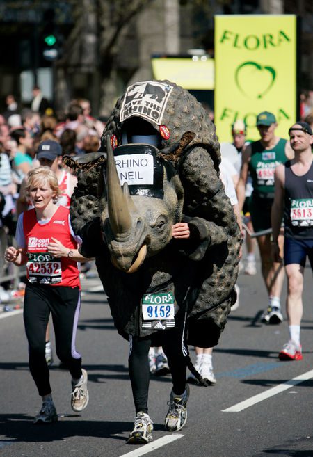 em até fantasiados na Maratona de Londres para animar o público (foto: Divulgação onEdition)