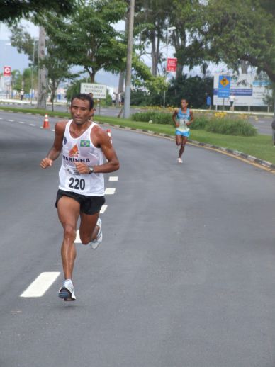 Atletas de diferentes Estados vão correr este ano na ilha (foto: Alexandre Koda/ www.webrun.com.br)