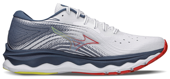 Mizuno Wave Sky 6 é apresentado a corredores em prova na paradisíaca Fernando de Noronha