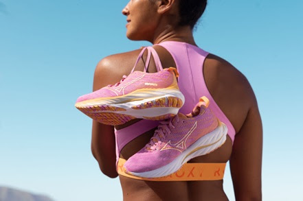 Mizuno e Roxy se unem e apresentam novo design do Wave Rider 26