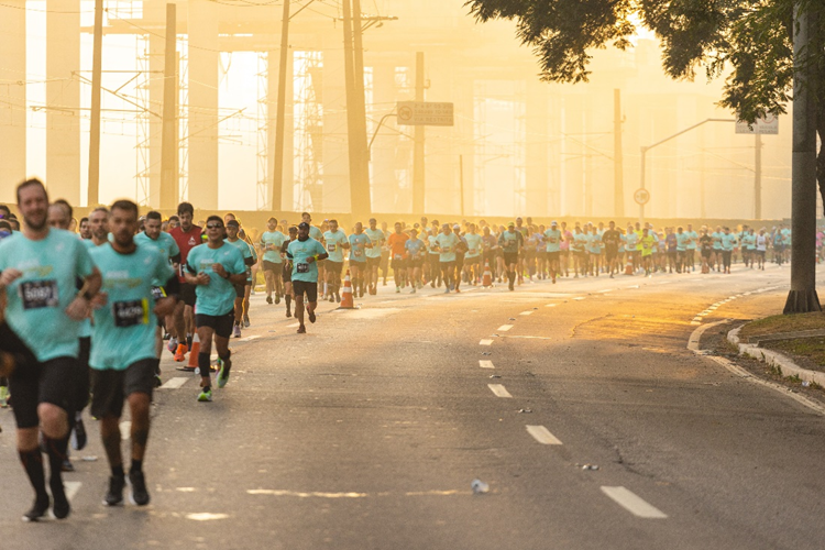 ASICS Golden Run reuniu mais de 8 mil atletas em São Paulo no domingo