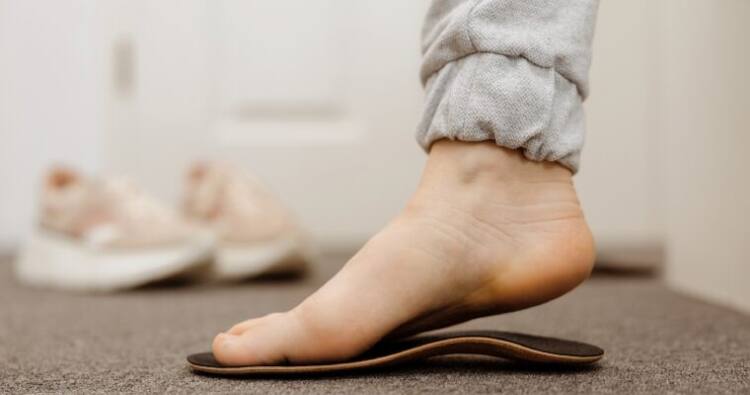 Fascite Plantar: Um Desafio Crescente e Como as Palmilhas Sob Medida Podem Oferecer Alívio