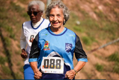 Atleta de 97 anos conquista medalha de ouro em corrida de 500m