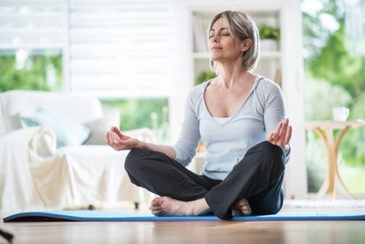 Yoga e corrida na menopausa: o caminho para saúde, força e equilíbrio