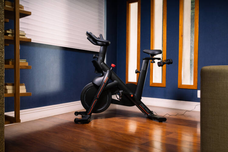 Testamos: ZiYou 250 Pro, a bike indoor que pode ajudar os corredores a manterem o condicionamento sem sair de casa