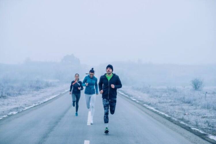 Se você quer “somente” correr calce um tênis e se divirta, só cuide para não exagerar e se lesionar Foto: Bernardbodo/Fotolia